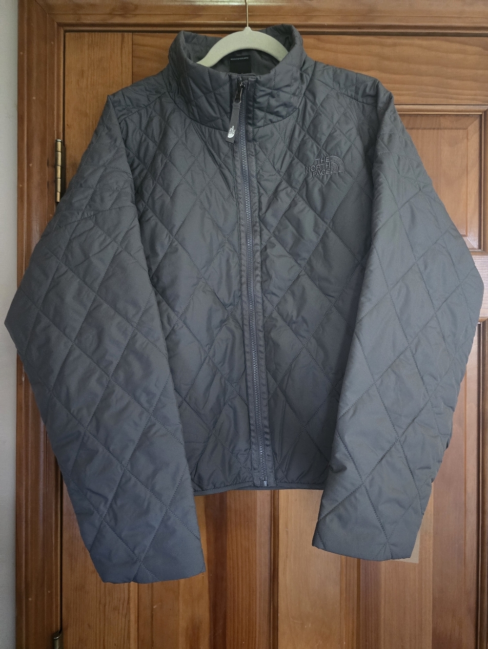 Womens L DIamond Peak Quilted Jacket NWT Grey